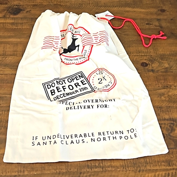 BNWT - Christmas 🎄 Present Holiday Large Cotton Bags (19" x 26") - Picture 1 of 4